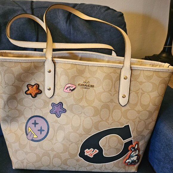 Coach Handbags - Coach Purse